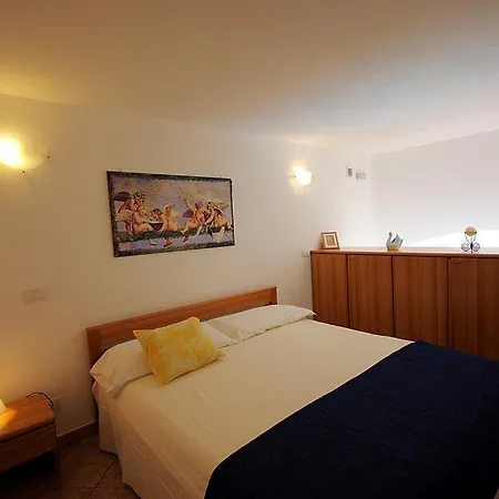 Daire Sleeps 6 Pool Wifi *